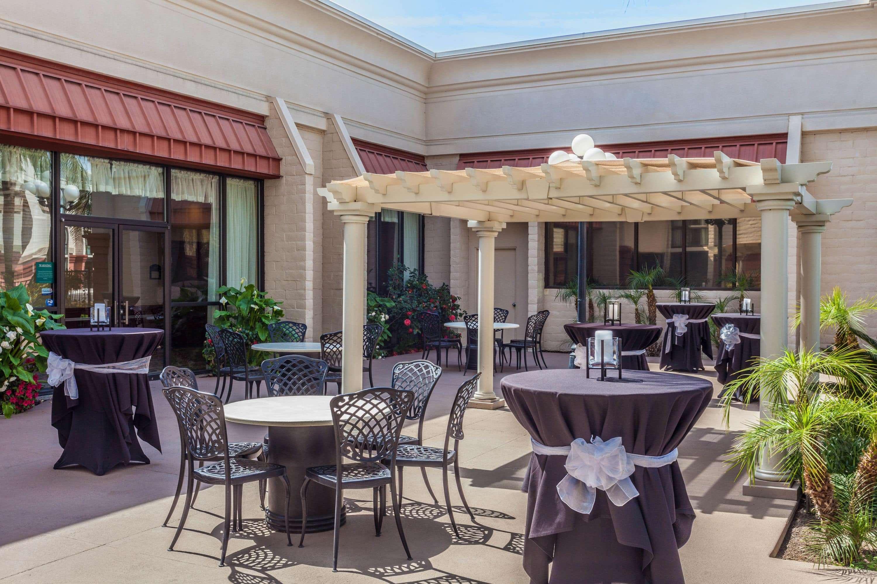 Wyndham Visalia Hotel Exterior foto