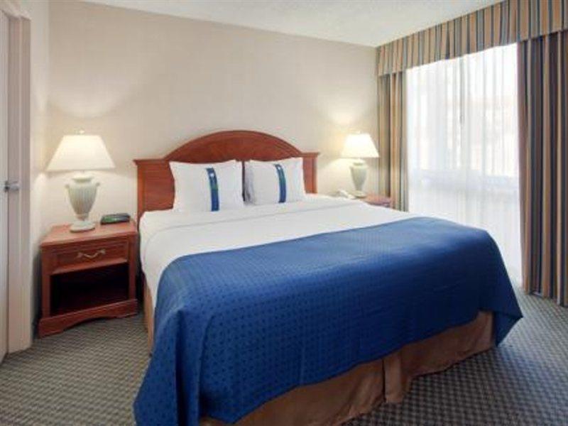 Wyndham Visalia Hotel Quarto foto