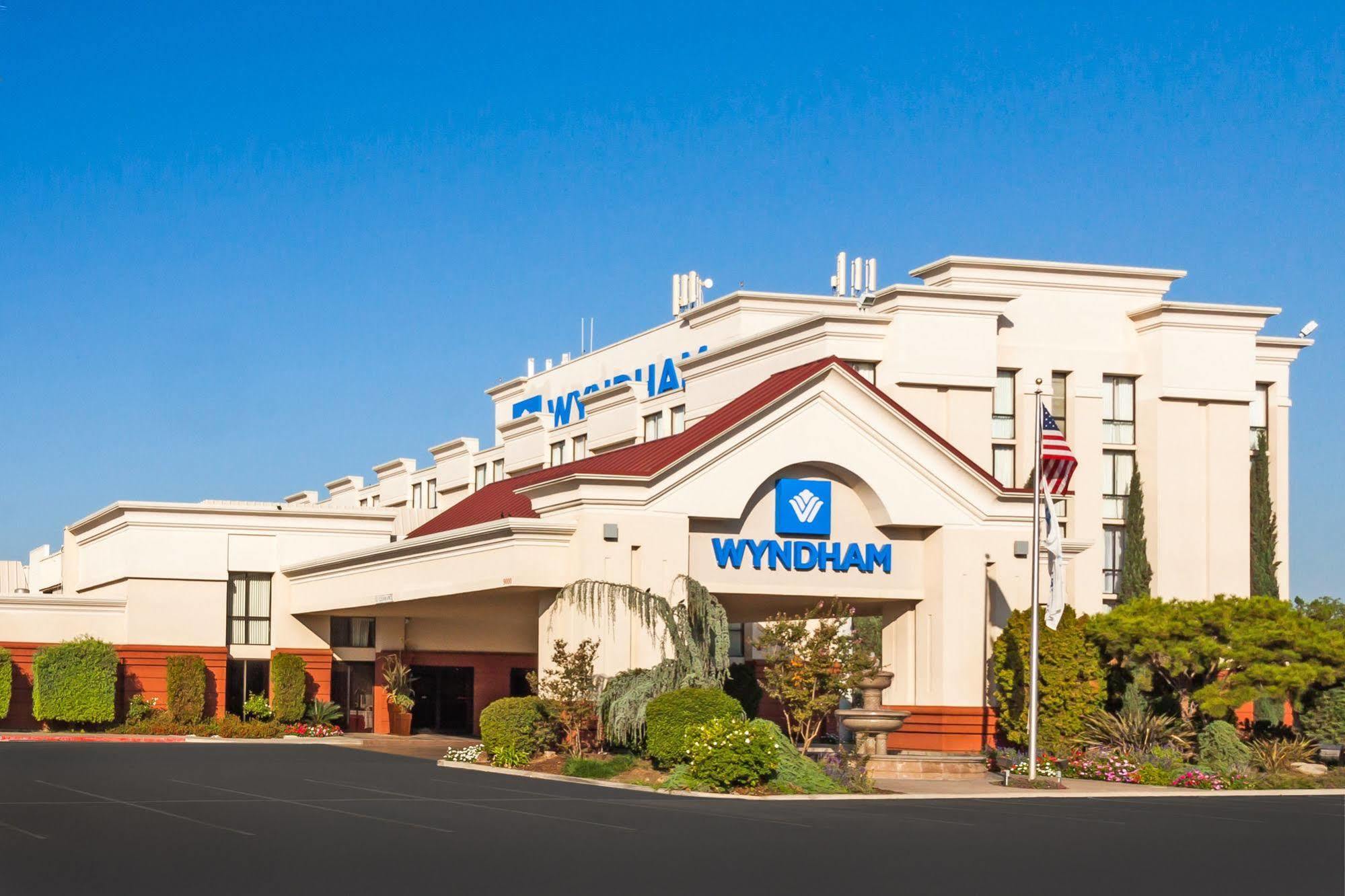 Wyndham Visalia Hotel Exterior foto